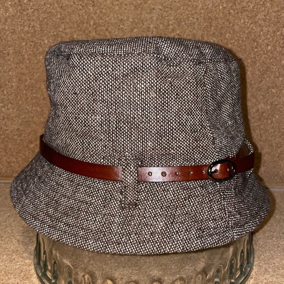 Filipino Catarzi Italian-made wool blend hat with leather-look band - Picture 1 of 3